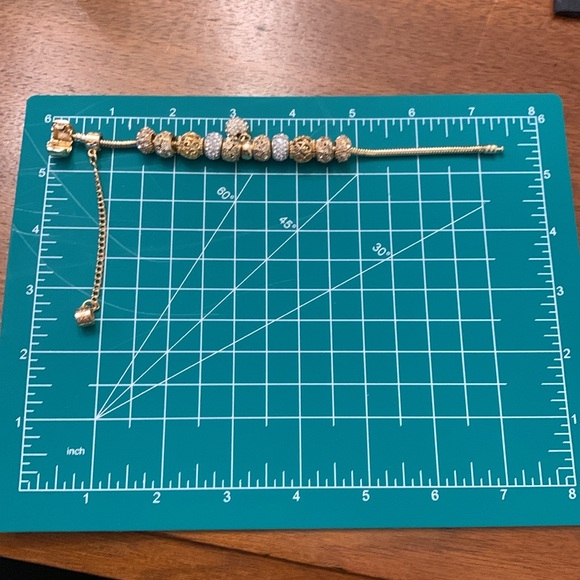 High quality Pandora type charm bracelet, gold tone with crystals. - Picture 6 of 7